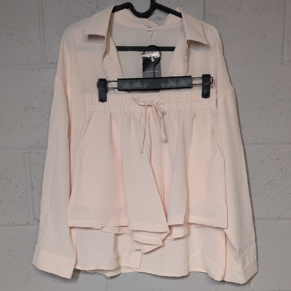 2 Piece Matching Summer Outfit Button Down and Shorts Size Small NWT, Resortwear - Picture 2 of 9